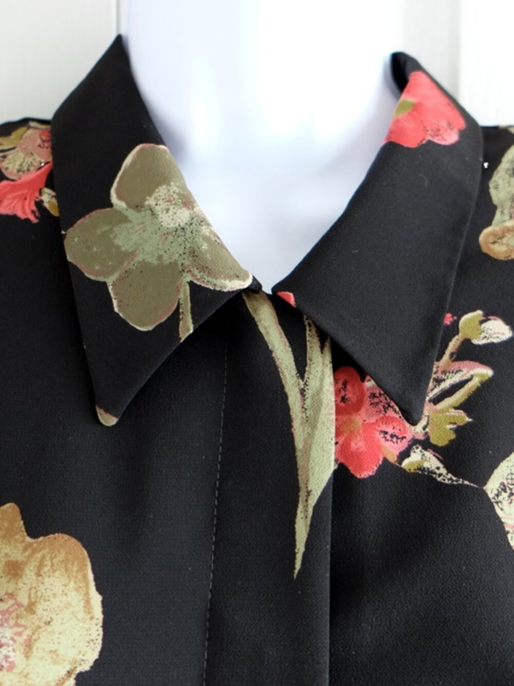 Beautiful vintage black and floral midi shirt dress by Randy Pantel - Picture 7 of 14